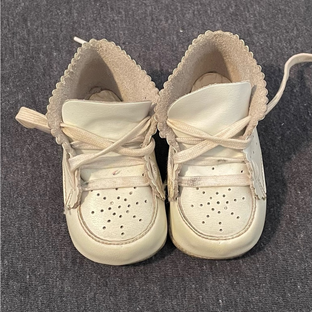 Mid Century Vintage White Leather Lace Up Baby Shoes.